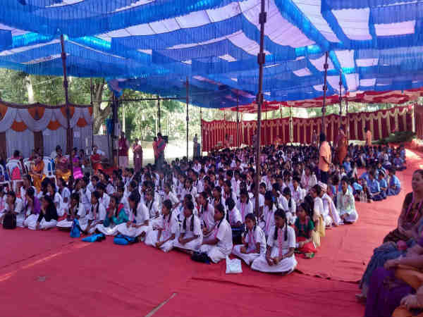 ರಾಷ್ಟ್ರದಲ್ಲಿ ಪ್ರೇಮದಿಂದ ಬದುಕಬೇಕು