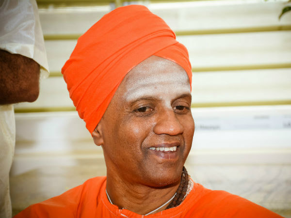 ವರ್ಷಗಳ ಹಿಂದೆಯೇ ಅಧಿಕಾರ ಹಸ್ತಾಂತರ