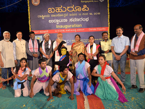 ತಿಂಡಿ ತಿನಿಸು ಖಾದ್ಯಪ್ರಿಯರನ್ನು ಆಕರ್ಷಿಸುತ್ತಿವೆ