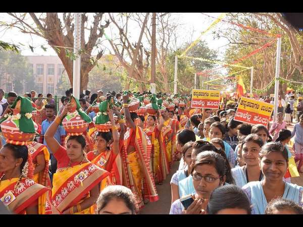 'ಸರ್ಕಾರಿ ಶಾಲೆ ಮಕ್ಕಳು ನಿರ್ಗತಿಕರಾಗಿದ್ದಾರೆ'