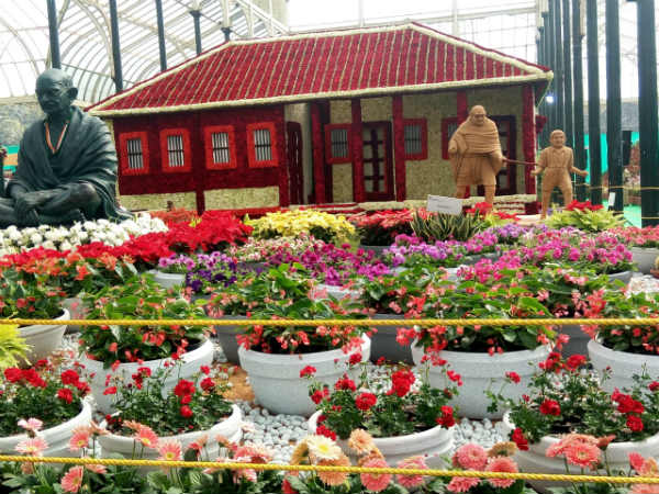 6.4 ಲಕ್ಷ ಹೂವುಗಳಿಂದ ಸಿದ್ಧಗೊಂಡಿದೆ ಸಬರಮತಿ ಆಶ್ರಮ