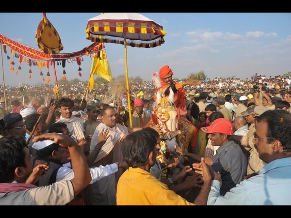ಆನಕೊಂಡ ಶ್ರೀ ಬಸವೇಶ್ವರ ಮತ್ತು ನೀಲಾನಹಳ್ಳಿ ಶ್ರೀ ಆಂಜನೇಯ ಸ್ವಾಮಿ