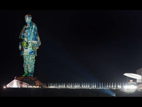 ಅತಿಥಿಗೃಹ ನಿರ್ಮಾಣ ವಿರೋಧಿಸಿ ನಿರ್ಣಯ