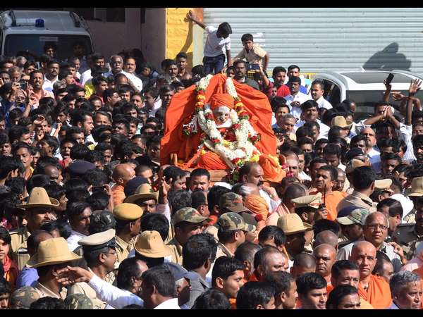 ಪ್ರತಿಯೊಬ್ಬರಿಗೂ ಮಾದರಿ ಈ ನಡೆದಾಡುವ ದೇವರು