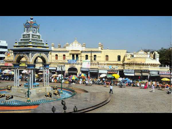 ಹಲವಾರು ನಗರಗಳಲ್ಲಿ ಉಳಿಸಿಕೊಳ್ಳಲಾಗಿದೆ