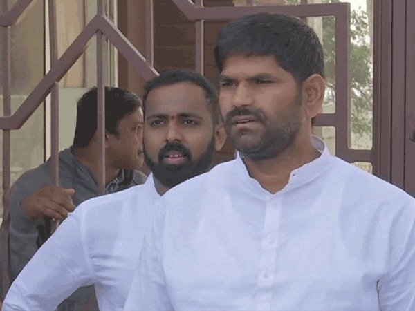 ಅಜ್ಞಾತ ಸ್ಥಳದಿಂದ ಫೇಸ್ಬುಕ್ನಲ್ಲಿ ಪತ್ರ
