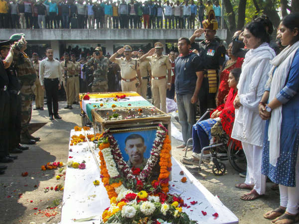 ವಾಪಸ್ ಬಂದರು, ಆದರೆ ಶವಪೆಟ್ಟಿಗೆಯೊಳಗೆ!