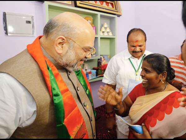 'ವಿಭಜನೆ ಮಾಡಿದ ಕಾಂಗ್ರೆಸ್ ಜೊತೆ ನಾಯ್ಡು ದೋಸ್ತಿ'