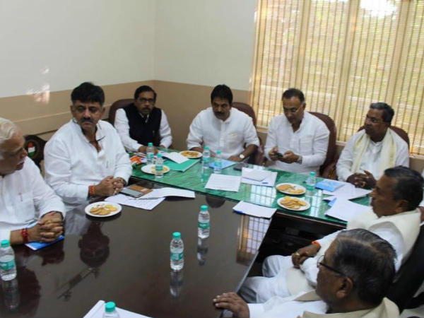 ಸಿದ್ದರಾಮಯ್ಯ ಅವರಿಗೆ ಟಿಕೆಟ್