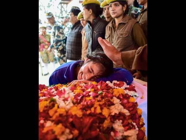 ಹುತಾತ್ಮರಾದ 44 ಯೋಧರು