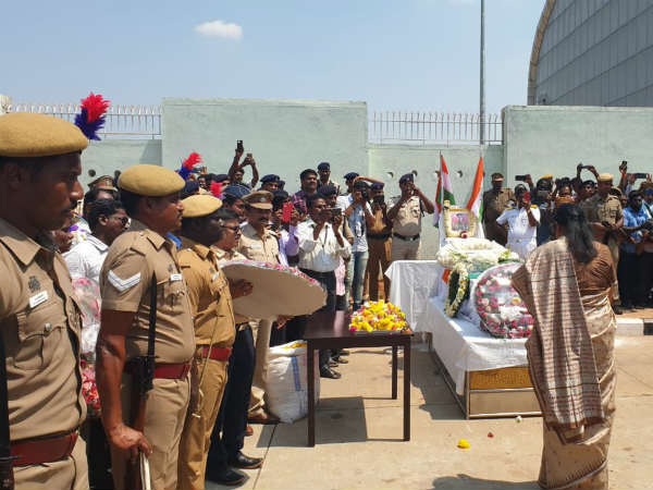 ರಕ್ಷಣಾ ಸಚಿವರಿಂದ ಸಾಂತ್ವನ