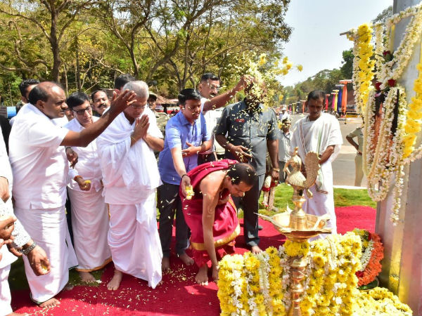 ಮಂಜುನಾಥನ ಸುತ್ತ ಜೀವನ ಮಾರ್ಗಗಳಿವೆ