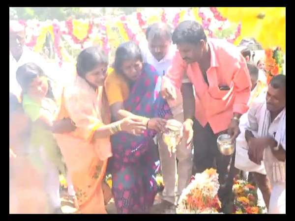 ಹಾಲು, ತುಪ್ಪ ಎರೆದು ಅಂತಿಮ ಪೂಜೆ