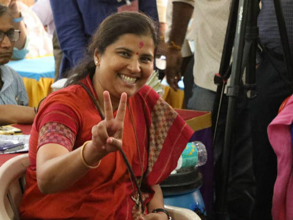 ಎರಡು ಸಮದಾಯದ ಮತಗಳು