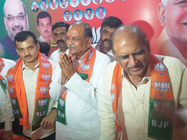 ಕಾಂಗ್ರೆಸ್ ಪಕ್ಷದಲ್ಲಿ ಇದ್ದರು