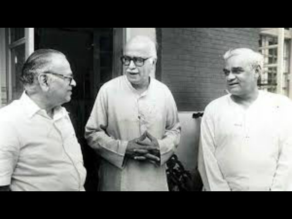ಜೆಡಿಎಸ್ ನಿಂದ ಬಿಜೆಪಿಗೆ ಸೇರಿದ ಬೊಮ್ಮಾಯಿ