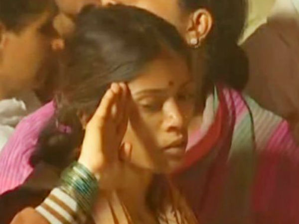 ಪತಿಯ ಕಳೇಬರಕ್ಕೆ ಸೆಲ್ಯೂಟ್ ಹೊಡೆದ ಕಲಾವತಿ
