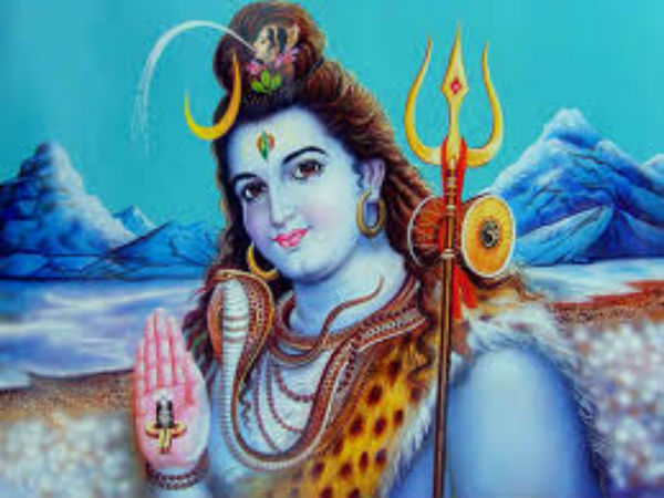 ಶಿವನ ಬೃಹತ್ ವಿಗ್ರಹಕ್ಕೆ ಪೂಜೆ