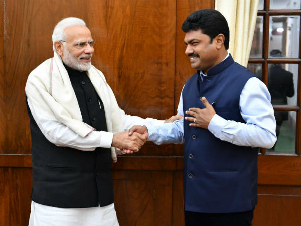 ರಾಘವೇಂದ್ರಗೆ ಮೋದಿ ಬಲ, ಮಧುಗೆ ಮೈತ್ರಿ ಬಲ