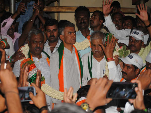 ಗೋಪಾಲಯ್ಯ ಮನೆಯಲ್ಲಿ ಮುಖಂಡರೊಂದಿಗೆ ಸಭೆ
