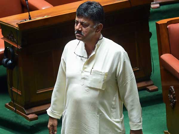 ಡಿಕೆಶಿ-ಪಾಟೀಲ ಇಬ್ರೂ ಜಾತಿವಾದಿಗಳು