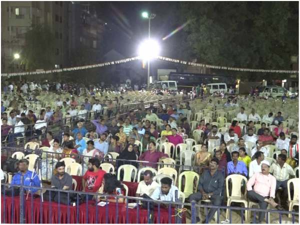 ಗಮನ ಸೆಳೆದ ಖಾಲಿ ಕುರ್ಚಿಗಳು