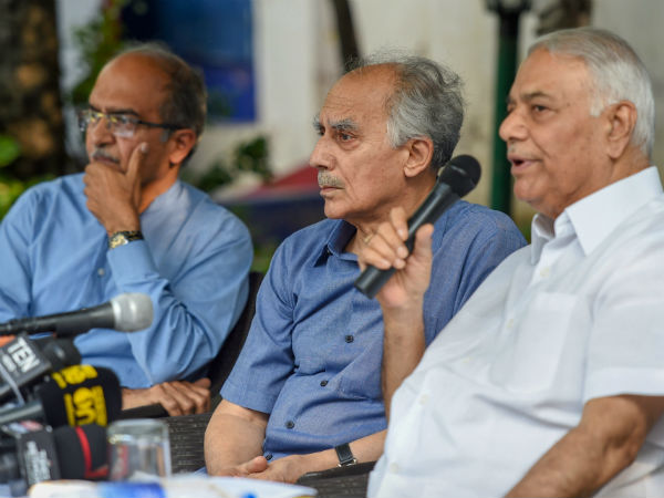 ಭೂಷಣ್, ಶೌರಿ ಮತ್ತು ಸಿನ್ಹಾ ಅರ್ಜಿ