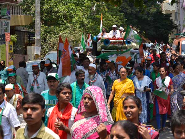 ಕಾಂಗ್ರೆಸ್ ಮಹಿಳಾ ಕಾರ್ಯಕರ್ತೆಯರು ನಡೆಸಿದ ಬೈಕ್ rally