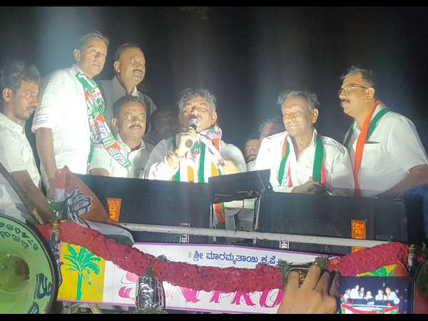 ‘ವೀರಪ್ಪ ಮೊಯ್ಲಿ ಅಲ್ಲ ನಾನೇ ಚುನಾವಣೆಗೆ ನಿಂತಿದ್ದೀನಿ’