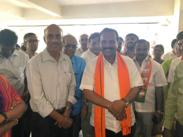 ಅಪಾರ ಬೆಂಬಲಿಗರ ಉಪಸ್ಥಿತಿ
