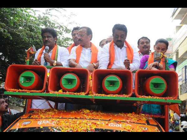 ಜನರ ಮುಖದಲ್ಲಿ ಮಂದಹಾಸ