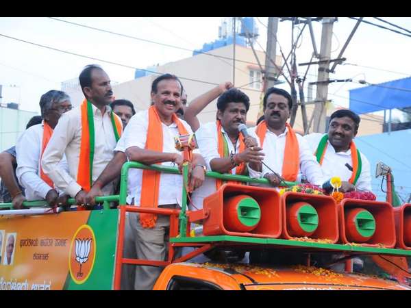 'ಕಾಂಗ್ರೆಸ್ ದಶಕಗಳ ಕಾಲ ಕೊಳ್ಳೆ ಹೊಡೆದಿದೆ'