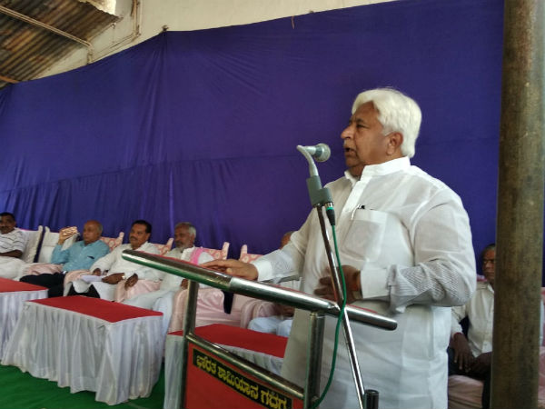 ನೇಕಾರರಿಗೆ ಭರವಸೆ ನೀಡಿದ ಪಾಟೀಲ್