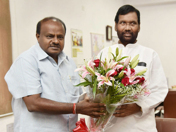 ಎಂಟು ಬಾರಿ ಸಂಸತ್ ಸದಸ್ಯ