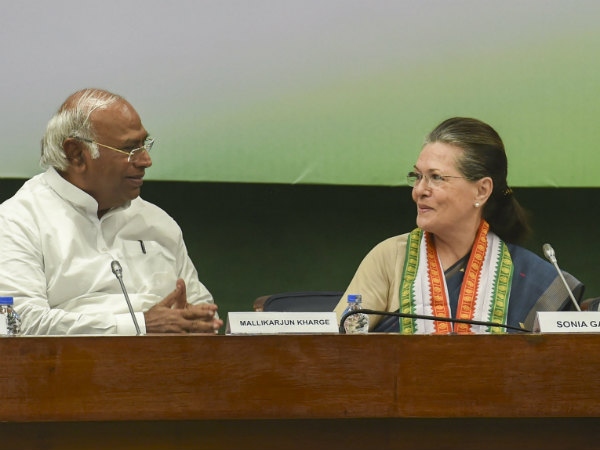 ಗಾಡ್ ಫಾದರ್ ಇಲ್ಲದೇ ಬೆಳೆದರು