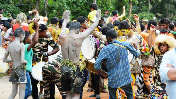ಸಂಪ್ರದಾಯ ಮುರಿದರೆ ಹೆಜ್ಜೇನು ಕಡಿಯುತ್ತದೆ!