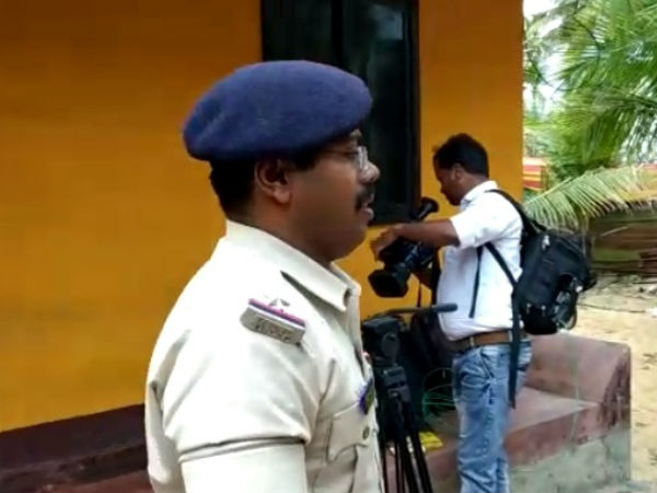 ಮನೆಯವರ ಮೇಲೆ ಪೊಲೀಸರ ದಬ್ಬಾಳಿಕೆ