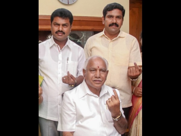 ಯಡಿಯೂರಪ್ಪ ಪುತ್ರಗೆ ನೀಡುವಂತೆ ಒತ್ತಾಯ