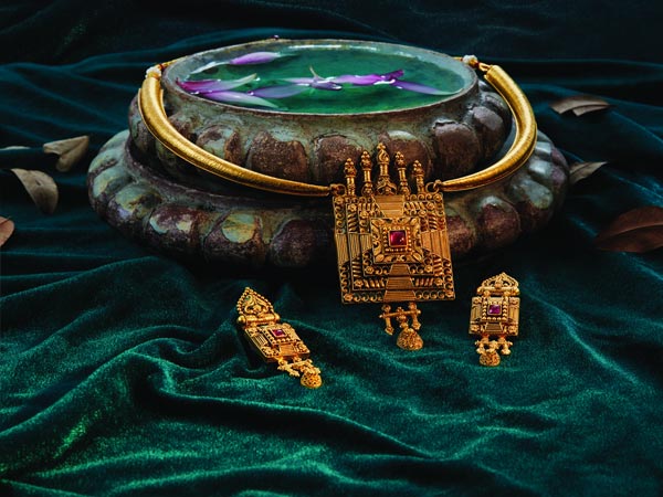 ವಿಶೇಷ ಸಂದರ್ಭಗಳಲ್ಲಿ ಧರಿಸಲು ವಿವಿಧ ಮಾದರಿ