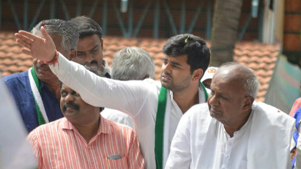 ಏಕಾಂಗಿಯಾಗಿ ಸಂಸತ್ ಪ್ರವೇಶ