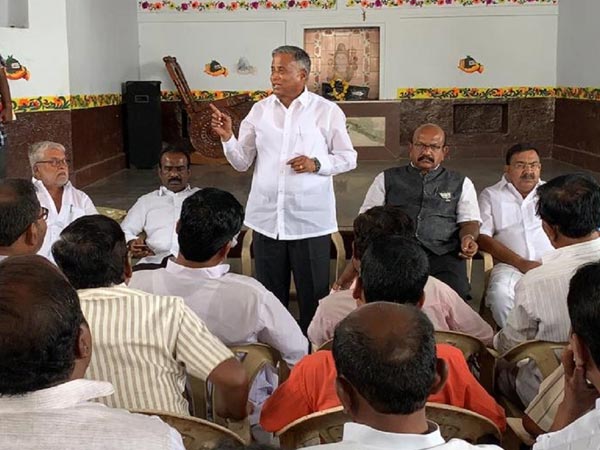 ಎಲ್ಲರಿಂದ ಉಮೇಶ್ ಜಾಧವ್ ನಾಮಸ್ಮರಣೆ