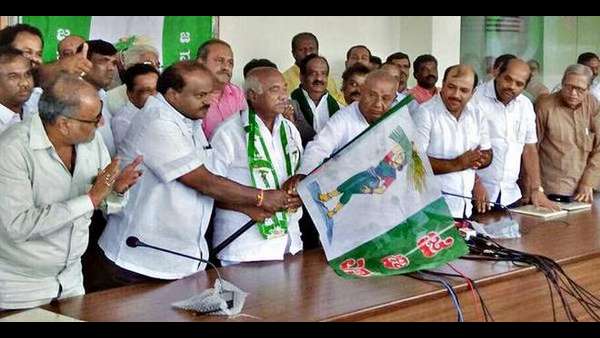 ದೇವೇಗೌಡರ ಅಥವಾ ಕುಮಾರಸ್ವಾಮಿಯ ಅಣತಿಯಂತೆಯೇ ಕೆಲಸ