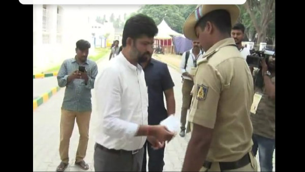 ಪ್ರತಾಪ್ ಸಿಂಹ ತಪಾಸಣೆ