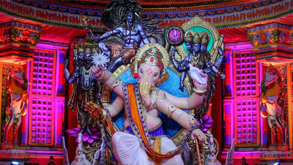 ಗಣೇಶನದೊಂದು ಪುಟ್ಟ ಮೂರ್ತಿ ಇಟ್ಟುಕೊಳ್ಳಬೇಕು