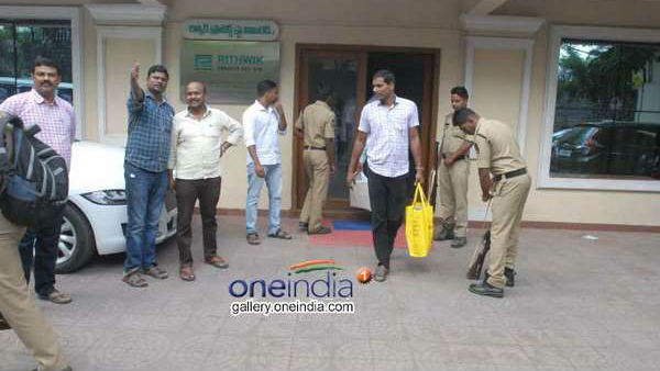 ಭಾರೀ ಪ್ರಮಾಣದಲ್ಲಿ ದಾಖಲೆಗಳನ್ನೂ ವಶ ಪಡಿಸಿಕೊಳ್ಳಲಾಗಿತ್ತು