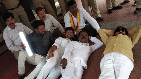 ವಾಟಾಳ್ ಪೊಲೀಸರ ವಶಕ್ಕೆ