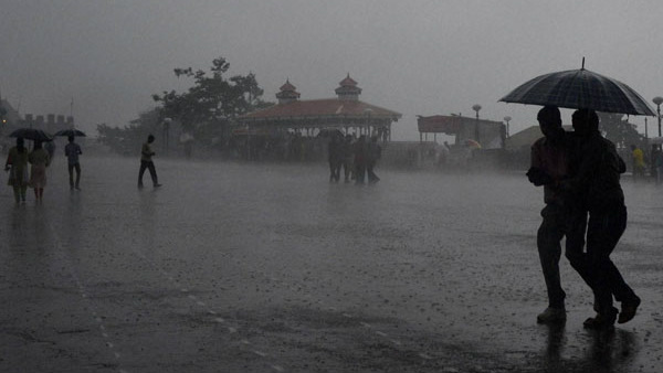 ನೀರು ಸಂಗ್ರಹಣೆ ಕುರಿತು ಚರ್ಚಿಸಿ