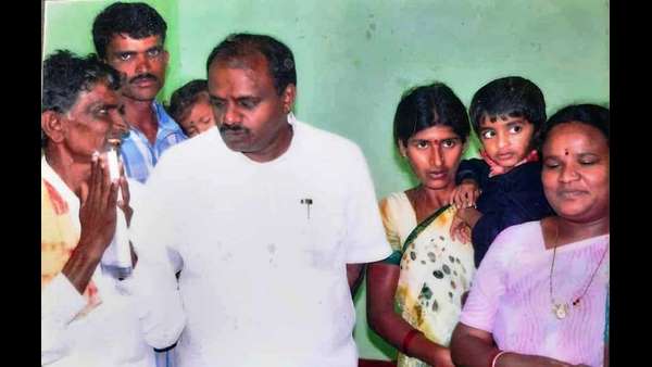 2007ರಲ್ಲಿ ನವಿಲುಮಾರನಹಳ್ಳಿಯಲ್ಲಿ ಸಿಎಂ ಗ್ರಾಮವಾಸ್ತವ್ಯ
