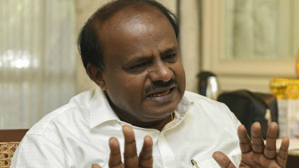 ಬೇರೆಡೆಗೆ ಗಮನ ತಿರುಗಿಸಲು ನಾಟಕ