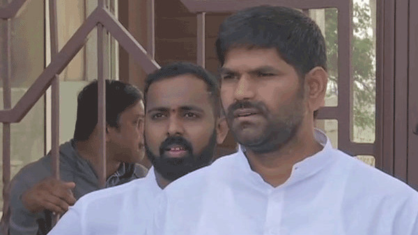 ಕಂಪ್ಲಿ ಶಾಸಕ ಗಣೇಶ್ ಮೇಲೆ ಕಾಂಗ್ರೆಸ್ ತೀವ್ರ ನಿಗಾ